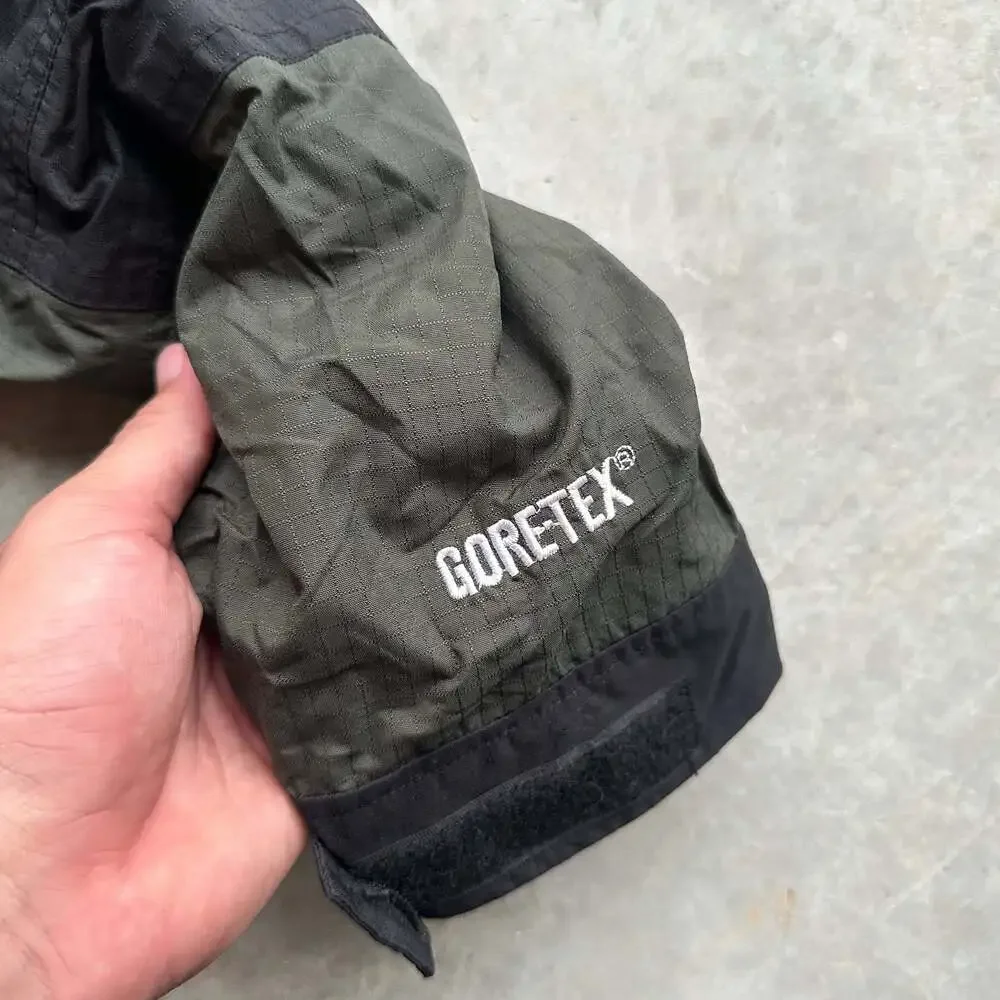 The North Face Gore-Tex Waterproof Hooded Jacket - Small